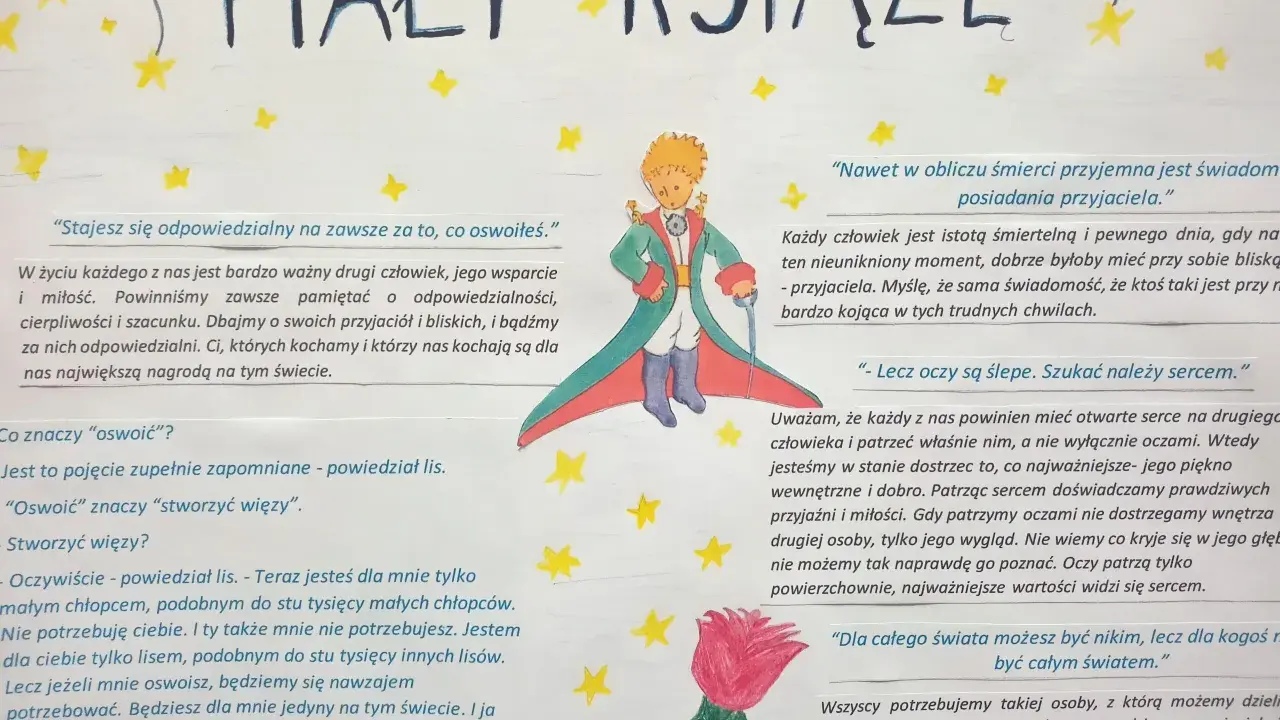 Mały Książę z gwiazdkami i cytatami z książki. "Stajesz się odpowiedzialny na zawsze za to, co oswoiłeś.