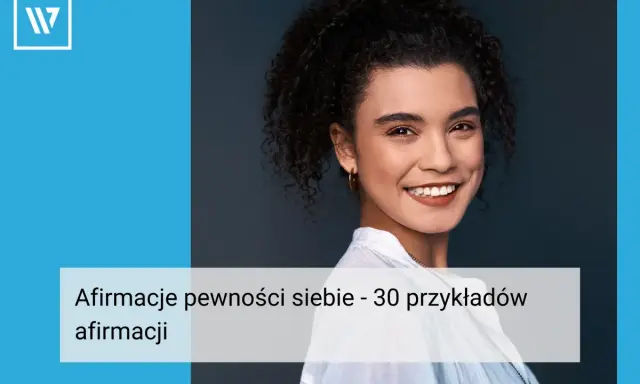 Uśmiechnięta kobieta z kręconymi włosami, tekst o afirmacji pewności siebie.
